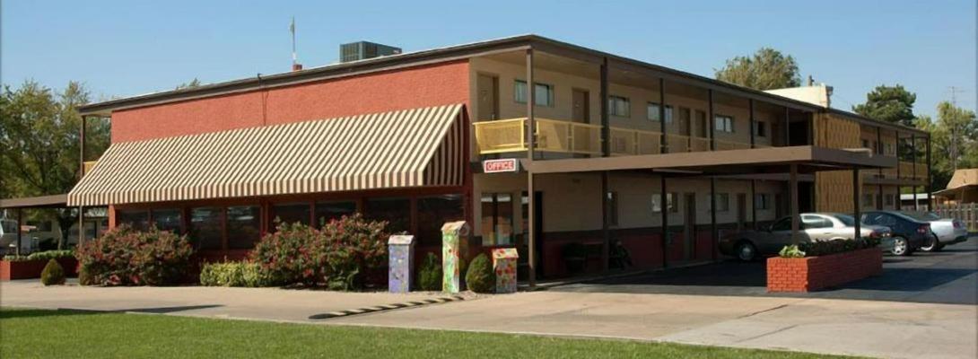 Big Bend Traveler'S Inn Great Bend Екстериор снимка
